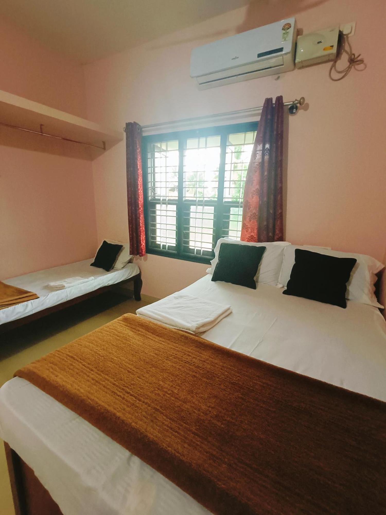 Maanyatha Home Stay Manipal Rom bilde
